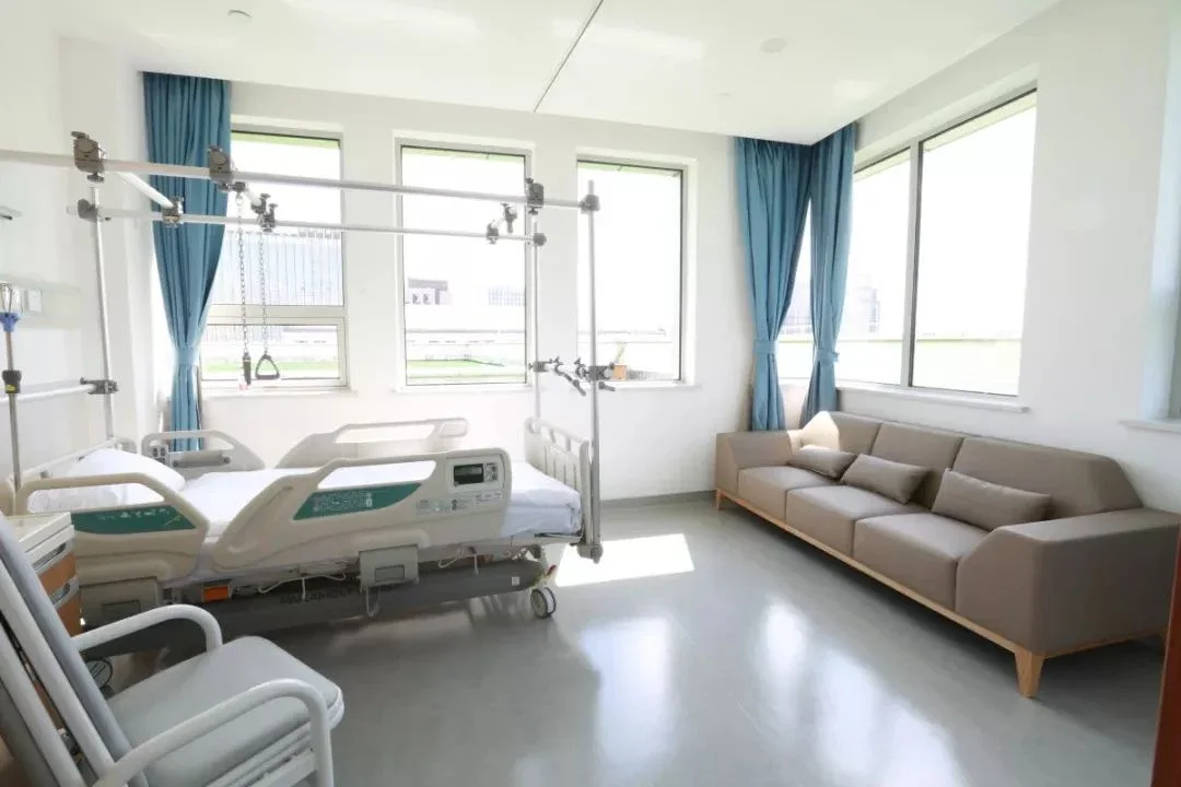 Shanghai Artemed Hospital · Ward at the Xinling Road campus